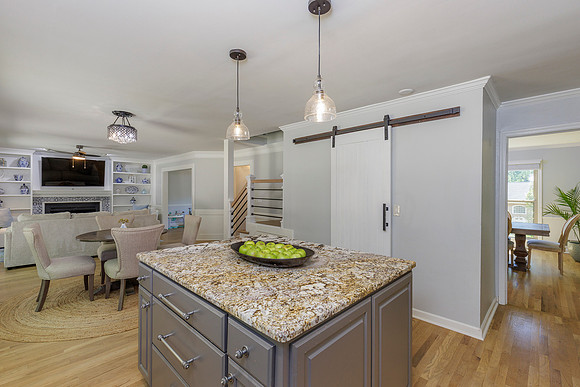 496 Guildford Cir_MLS_17