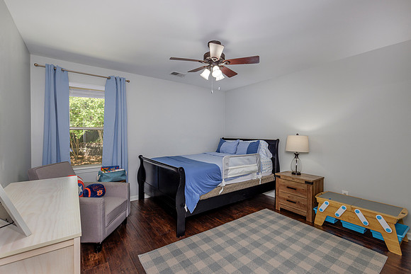 496 Guildford Cir_MLS_33