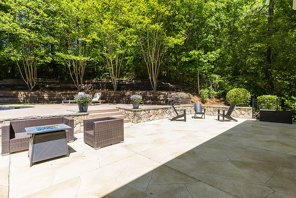 496 Guildford Cir_MLS_37