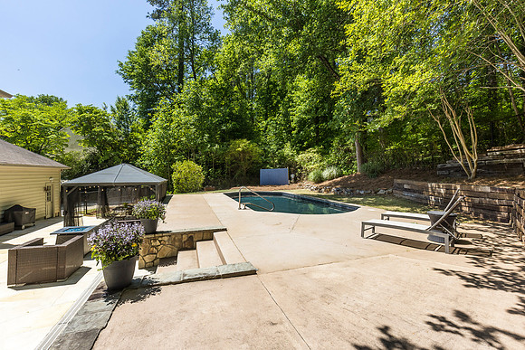 496 Guildford Cir_MLS_44