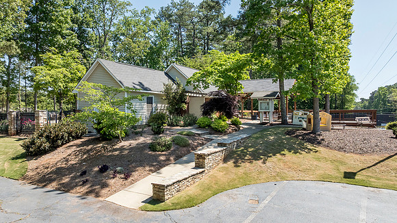 496 Guildford Cir_MLS_55