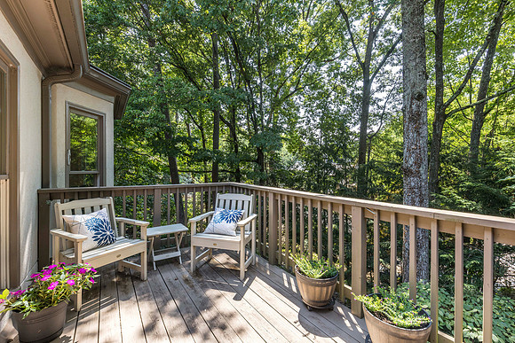 450 Greenlaurel Dr_hi-res_13