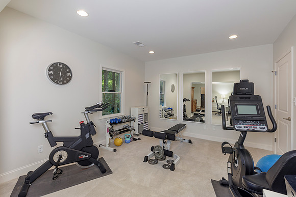 450 Greenlaurel Dr_hi-res_30