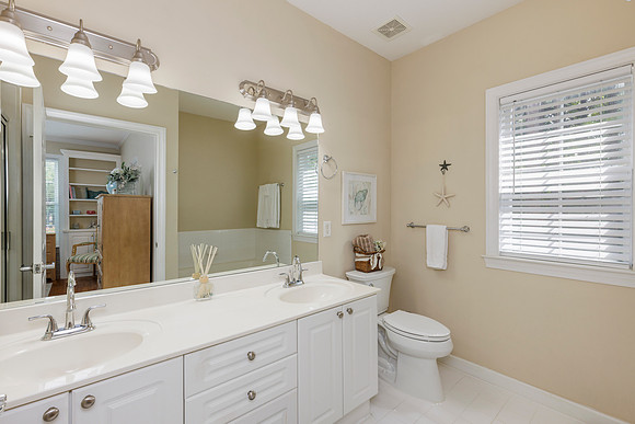 131 Ashford Cir_hi-res_24