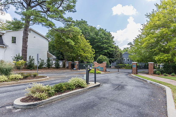 1220 Freedom Ln_hi-res_39