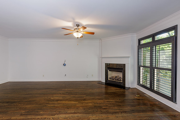 5561 Julian Pl_MLS_new-13